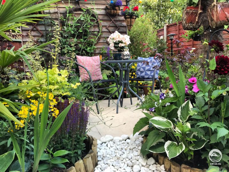 Мне так хорошо и приятно здесь, в моем саду.