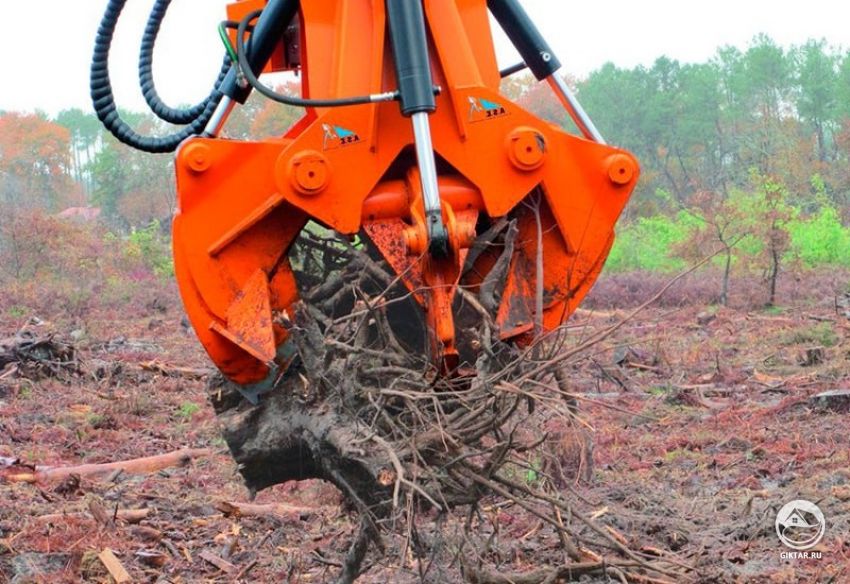 Корчевание пней с использованием спецтехники Корчевание пней с использованием спецтехники